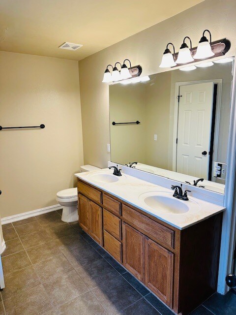 Building Photo - 1009 Harvest Dr