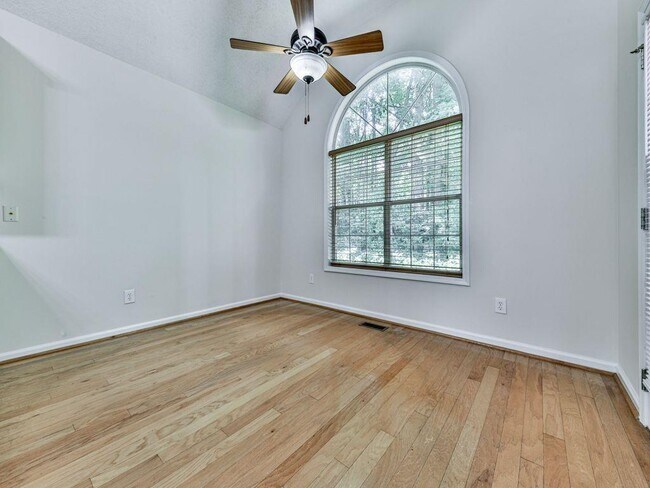 Building Photo - 3007 Clove Tree Ln