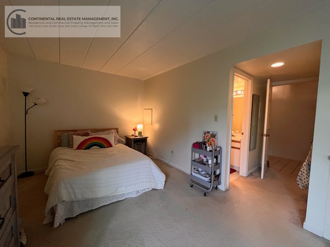 Building Photo - Downtown 2 Bedroom/2 Bathroom Apartment