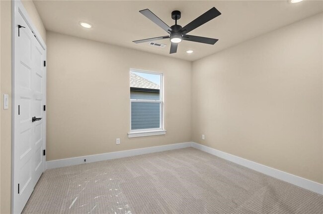 Building Photo - 1851 Utopia St