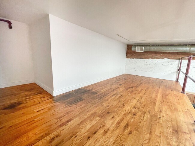 Building Photo - 208 W Michigan Ave