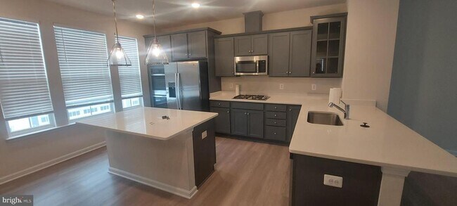 Building Photo - 2563 Hopton Ln