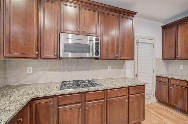 Building Photo - 2320 Starr Lake Dr NW