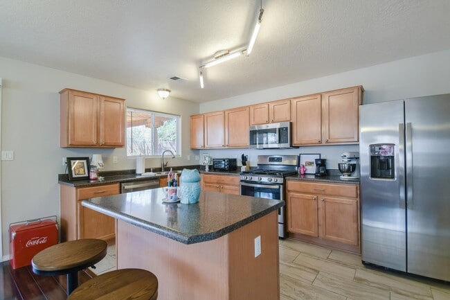 Building Photo - 10501 Trieste Ct NW