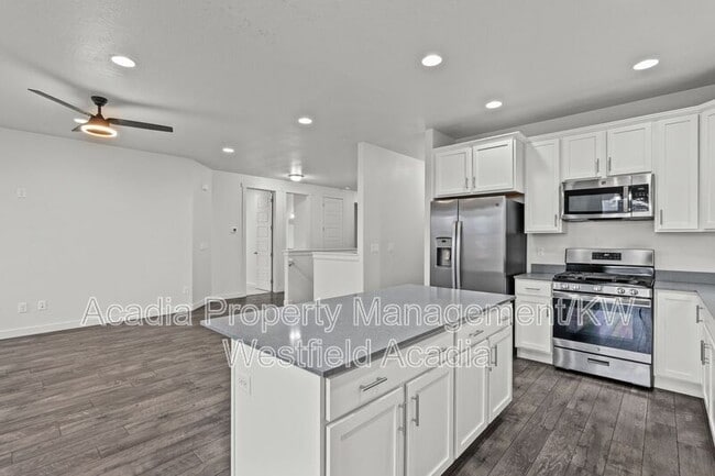 Building Photo - 298 Old Farm Ln