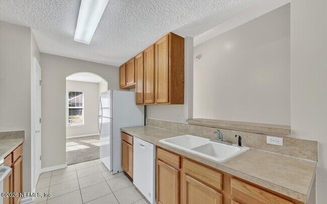 Building Photo - 9205 Redtail Dr