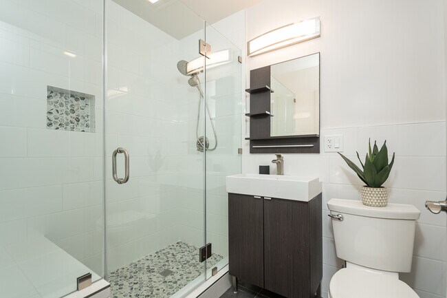 Building Photo - 3251 Vickers Dr