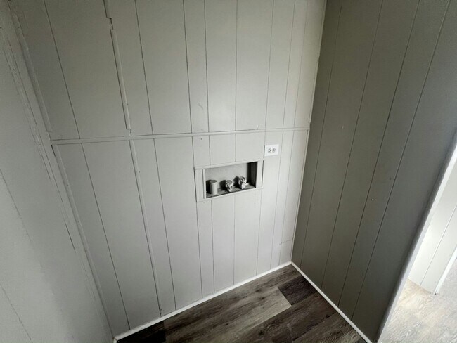 Building Photo - 133 Lakeside Garden Cir