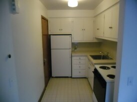 Building Photo - 708 W Bancroft St