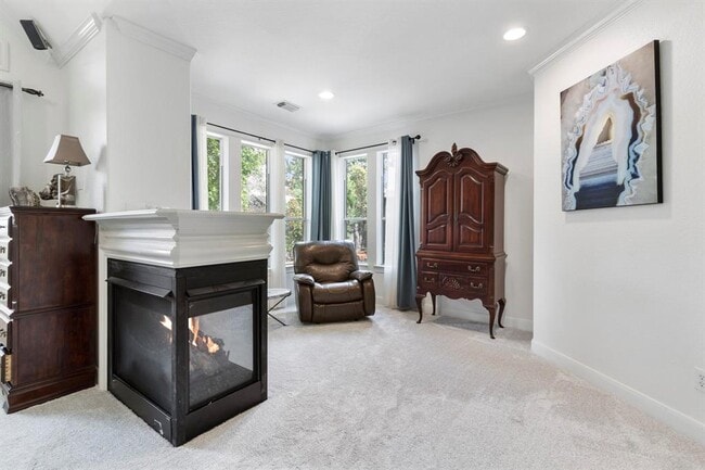 Building Photo - 99 W Hullwood Cir