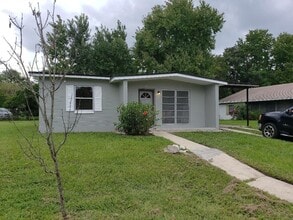 Building Photo - 2 Bed 1 Bath Home | Pet Friendly | Washer ...