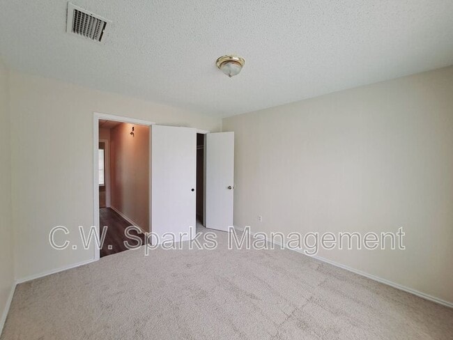 Building Photo - 926 Westover Dr