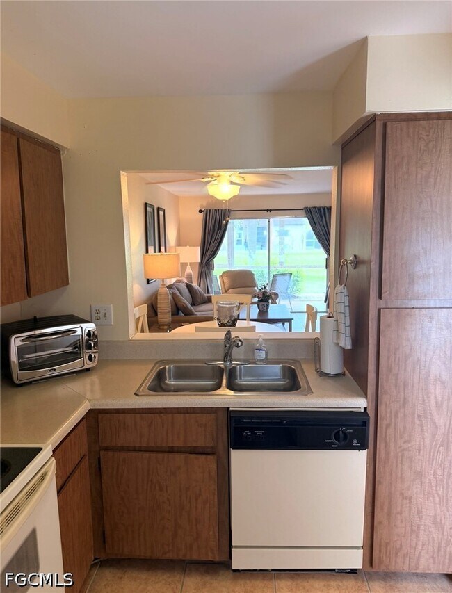 Building Photo - 6300 South Pointe Blvd