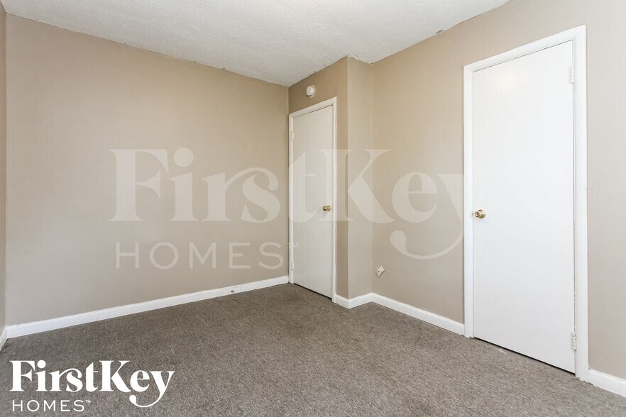 Building Photo - 3605 N Sadlier Dr