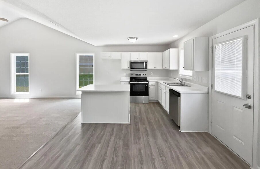 Building Photo - 5612 Tealbrook Dr