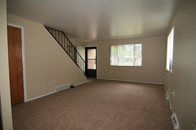 Building Photo - 4831 Field Ct