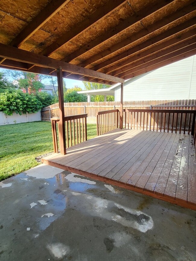 Building Photo - 3097 E Shaver Ct