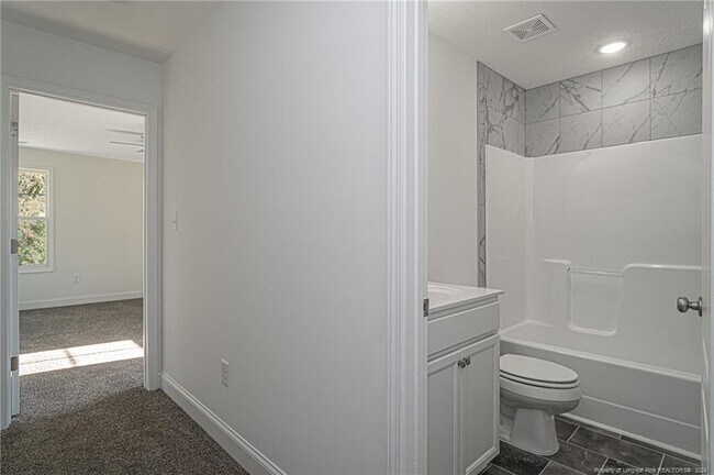 Building Photo - 907 Rochester Dr