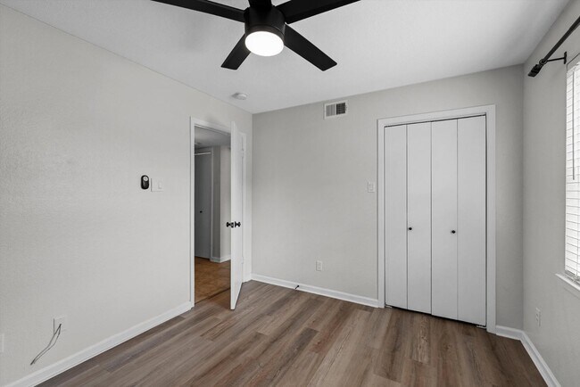 Building Photo - 1421 S 12th St