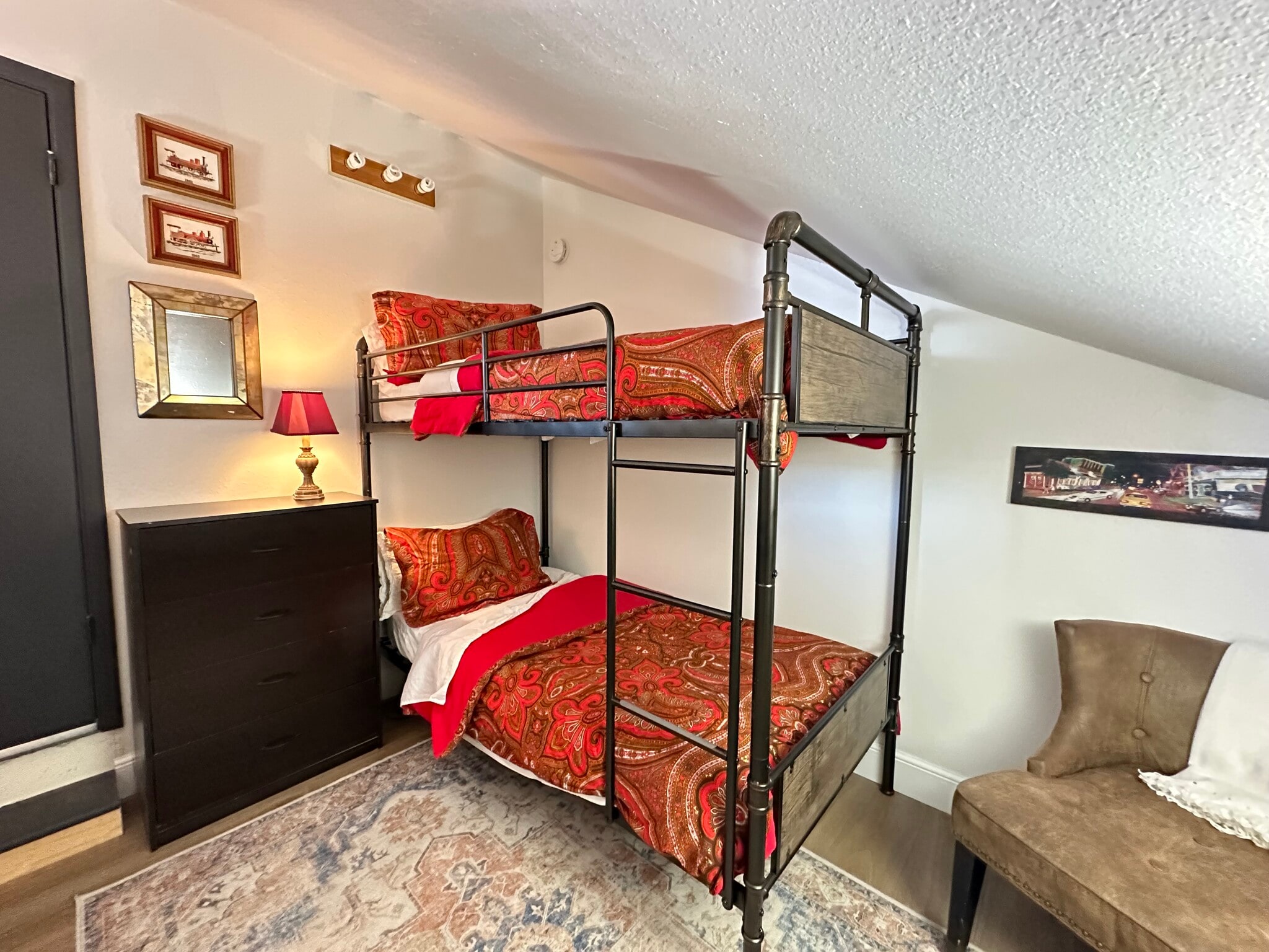 Building Photo - 2025 Canyons Resort Dr