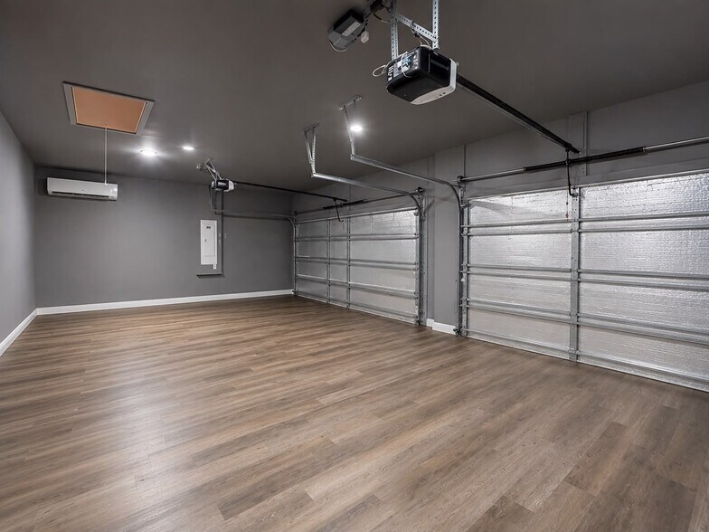 Building Photo - 8023 Buttercup Cir