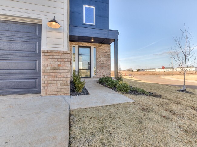 Building Photo - Beautiful New Construction Home in Edmond/...