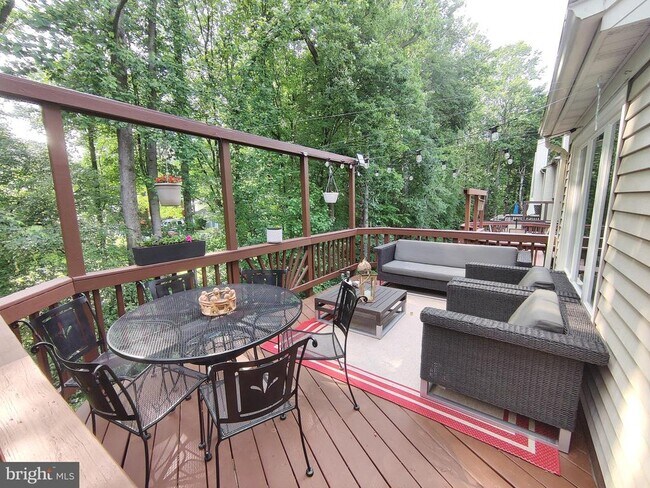 Building Photo - 7212 Burton Hill Ct