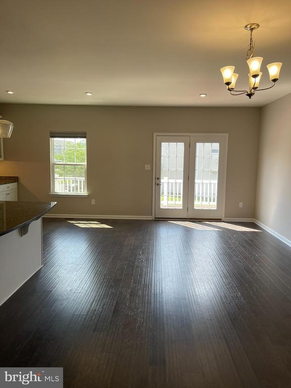 Building Photo - 331 S Parkway Dr