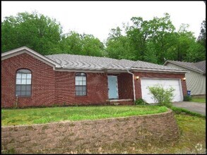 Building Photo - 3704 Lakewood Valley Dr