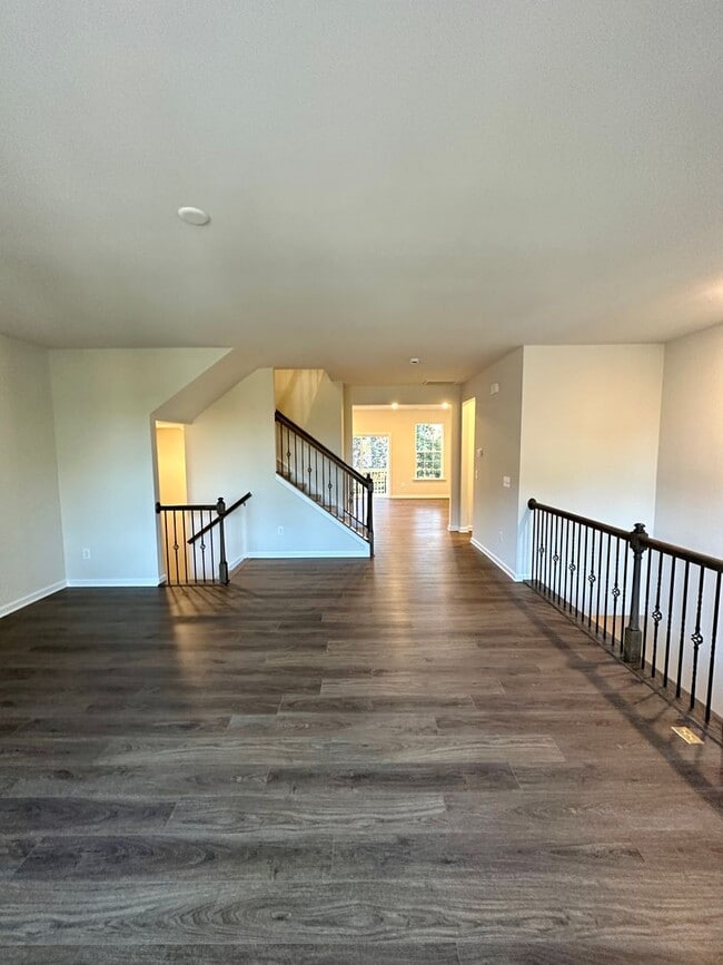 Building Photo - Elegant Townhome located in Ballantyne!