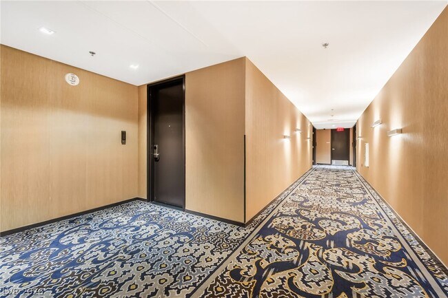 Building Photo - 4381 W Flamingo Rd