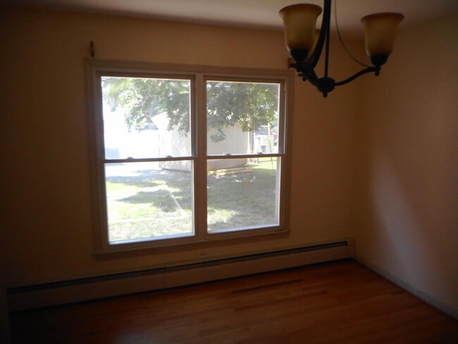 Building Photo - 116 N Union Ave