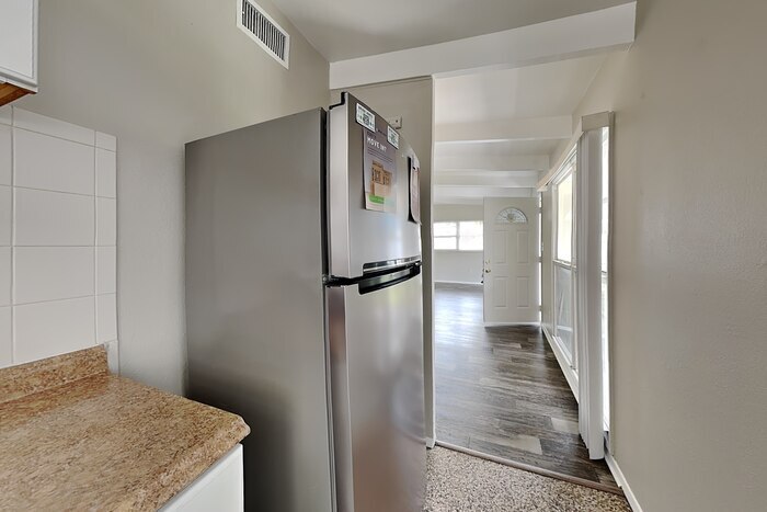 Building Photo - 1703 Carnegie Cir