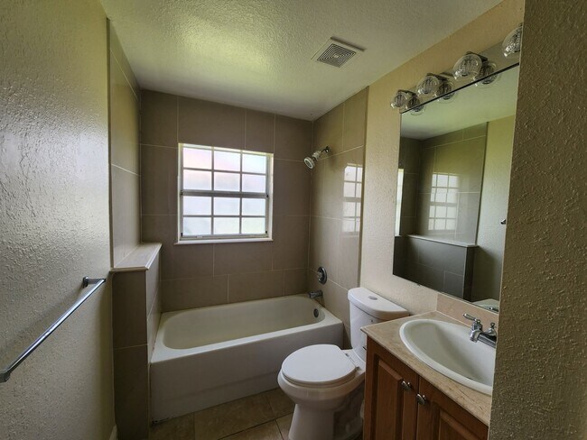 Building Photo - 3702 5th St SW