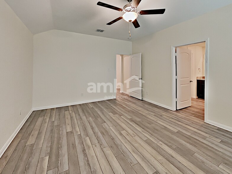 Building Photo - 7906 Cactus Plum Dr