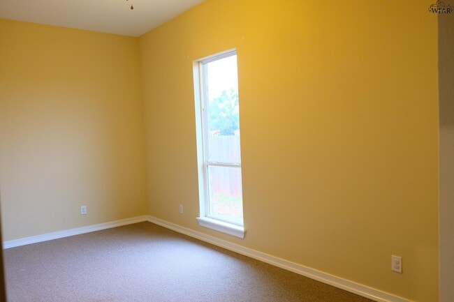 Building Photo - 20 Edwards Way