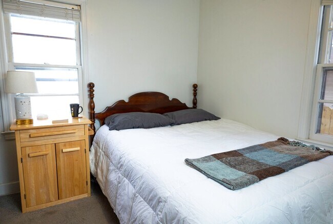 Building Photo - Charming home with a finished basement and...