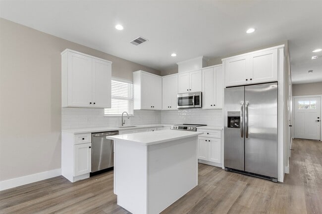 Building Photo - 3150 S Cleveland St