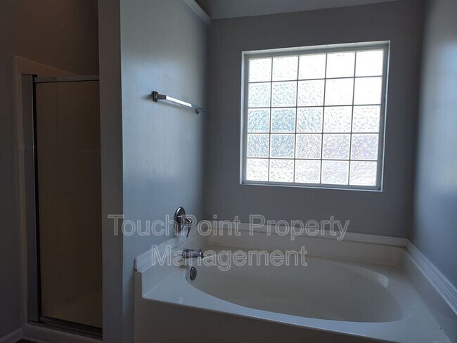 Building Photo - 3627 Pauline Ln