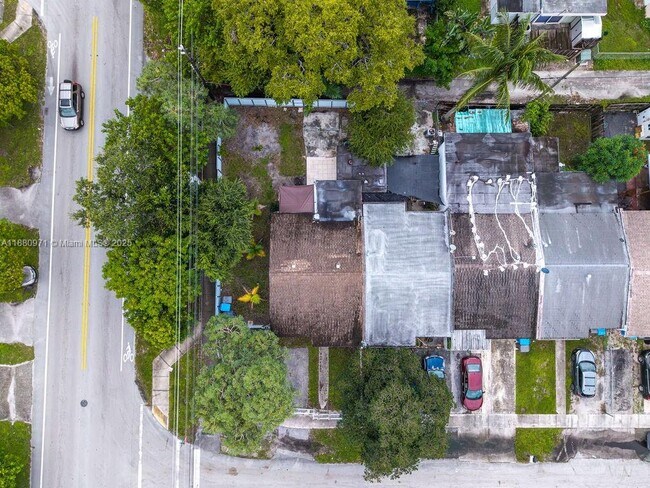 Building Photo - 5551 SW 37th St