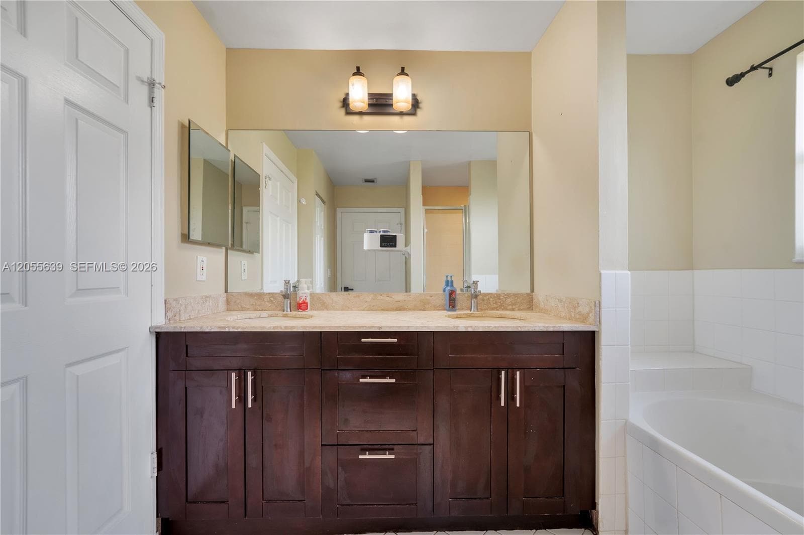 Building Photo - 14530 SW 156th Ave