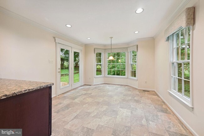 Building Photo - 720 Beacon Hill Terrace