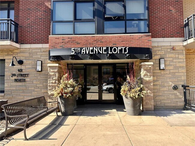 Building Photo - 401 N 2nd St