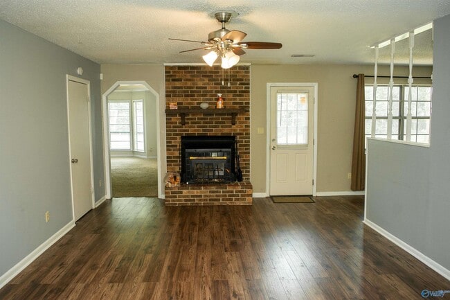 Building Photo - 3808 Timbercrest Dr NW