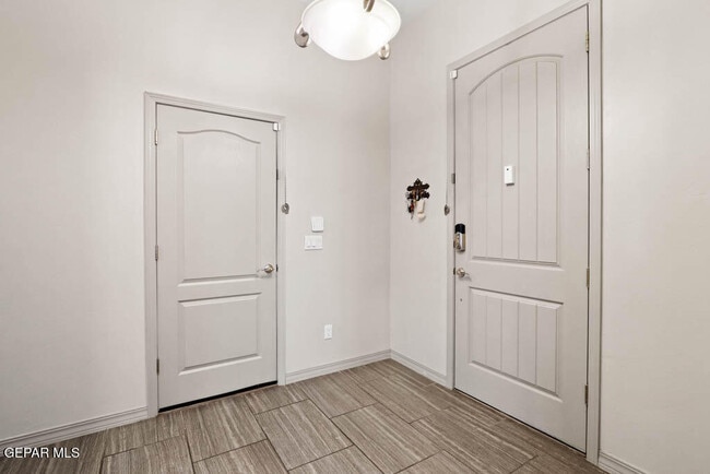 Building Photo - 14553 Hunters Grove Ave