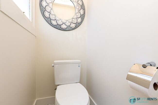 Building Photo - Castro: UNFURNISHED Top Floor Flat w/ Private Deck, W/D in unit & Garage Parking