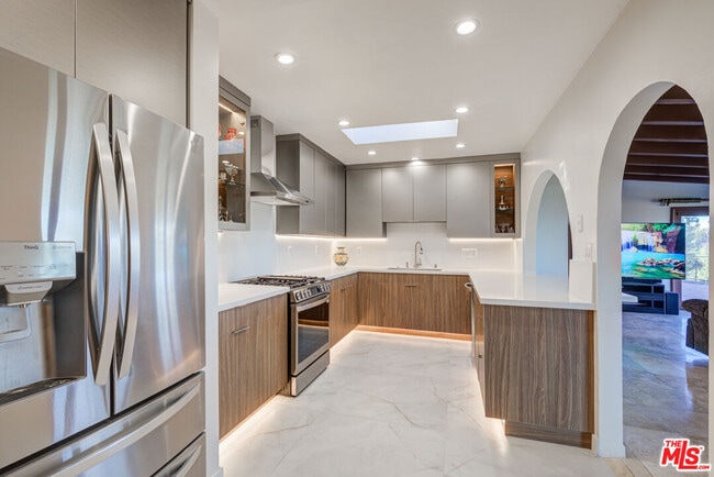 Building Photo - 4520 Gable Dr