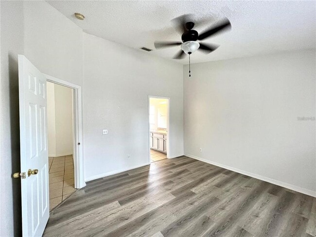 Building Photo - 1140 Cedarwood Way