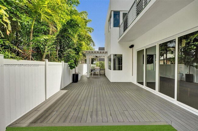 Building Photo - 10223 NW 75th Terrace