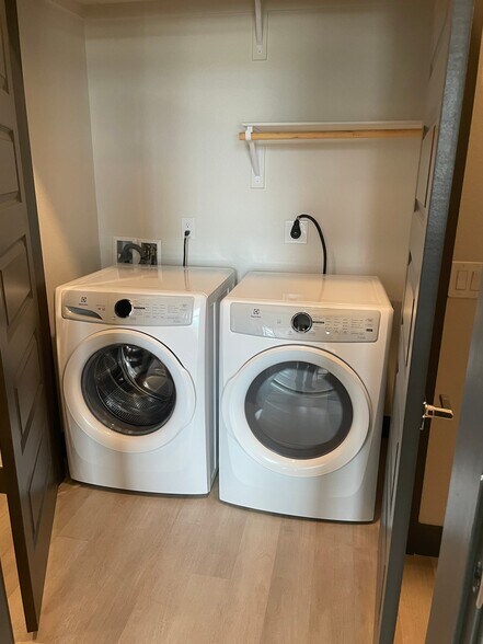 Building Photo - 2600 Wewatta Way